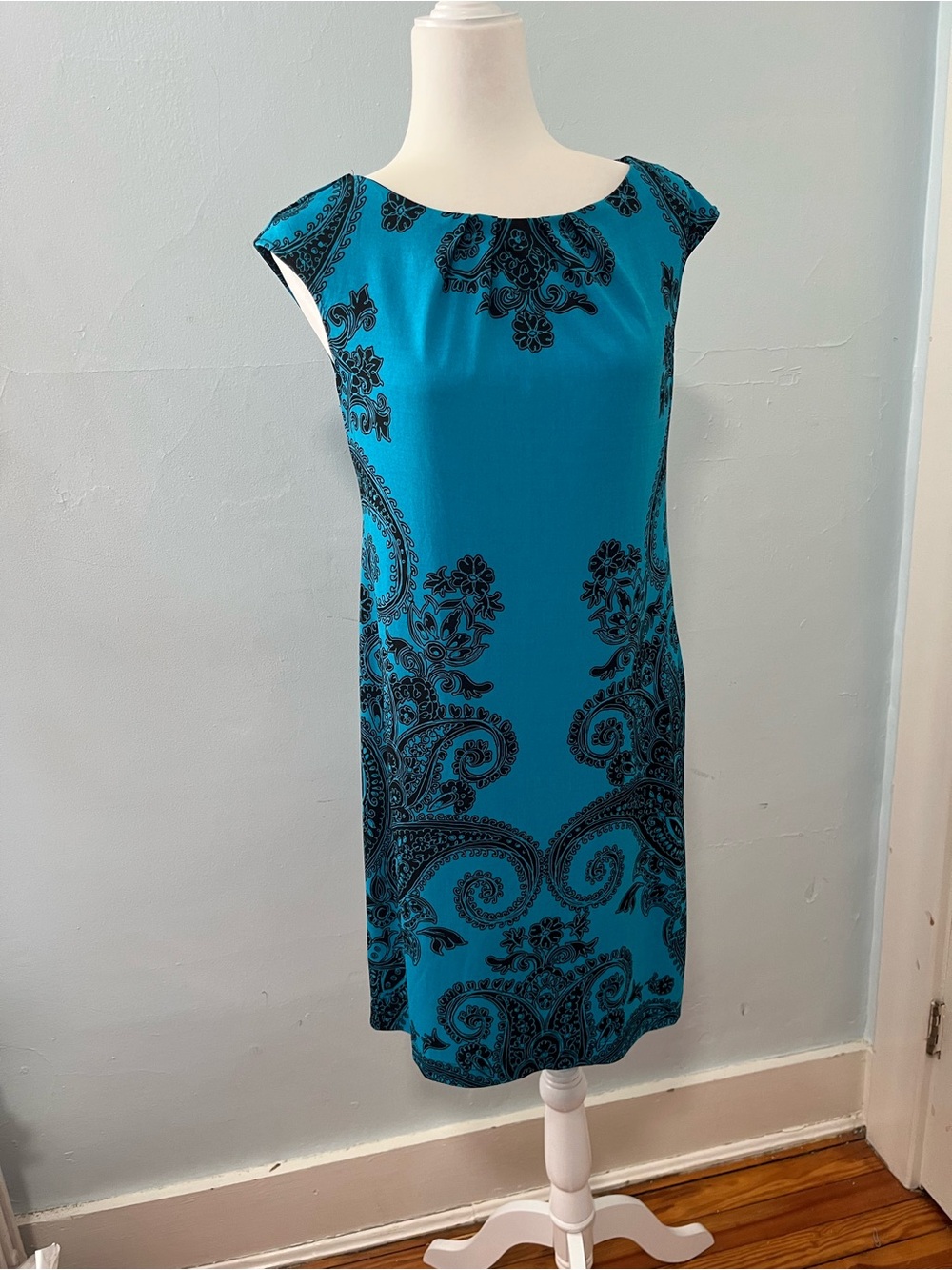 London Times Teal/Turquoise and Black Paisley Cap Sleeve Midi Dress